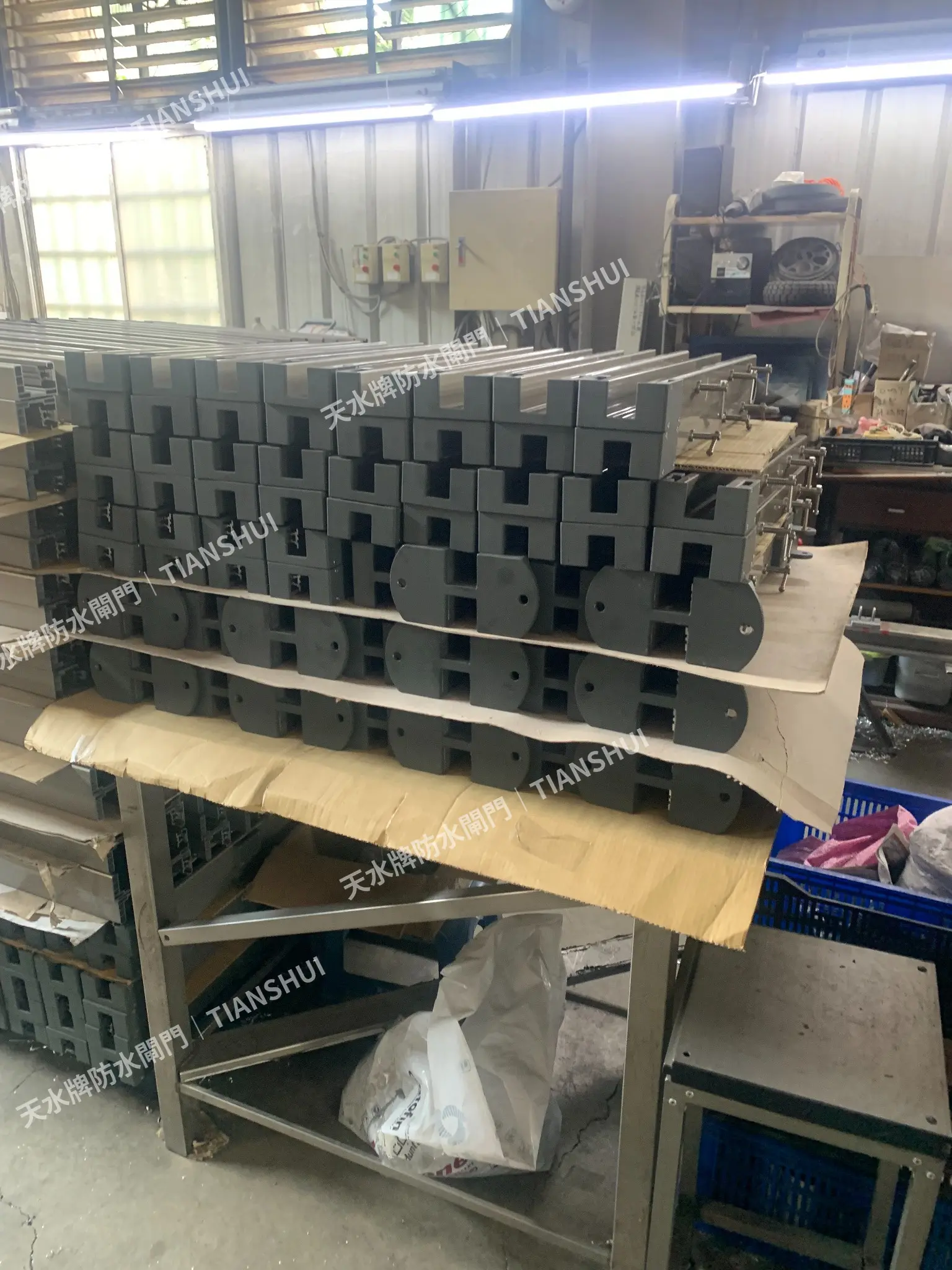 天水牌防水閘門工廠製造與備料實景