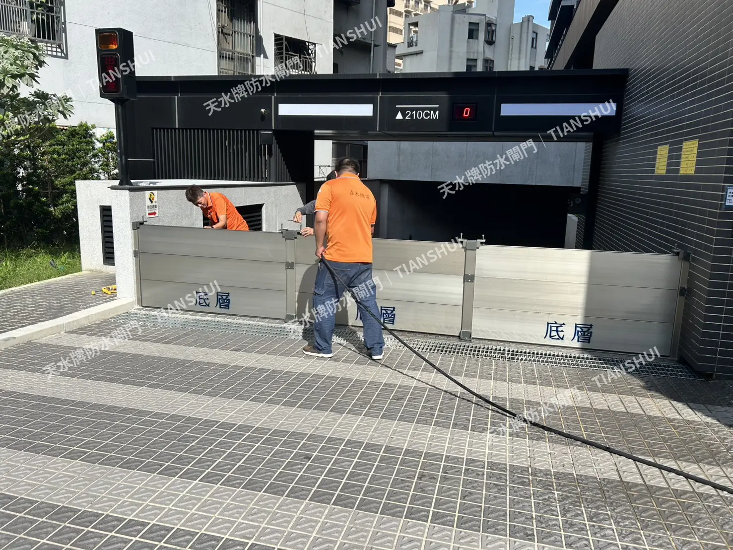 天水牌防水閘門現場功能測試