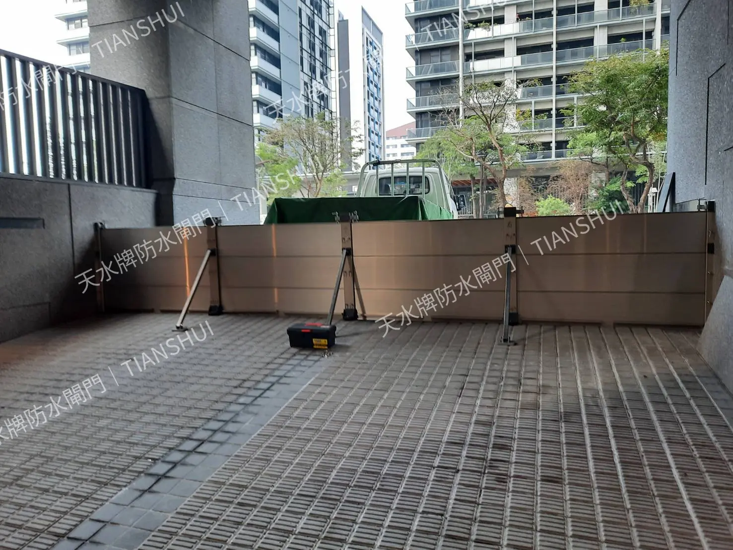 龍騰建設市政阿曼防水閘門工程