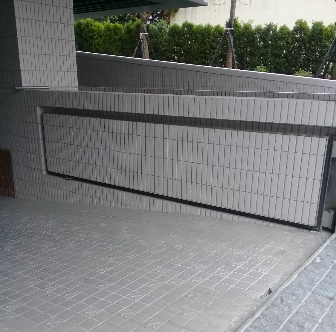 磁磚飾面擺動式防水閘門
