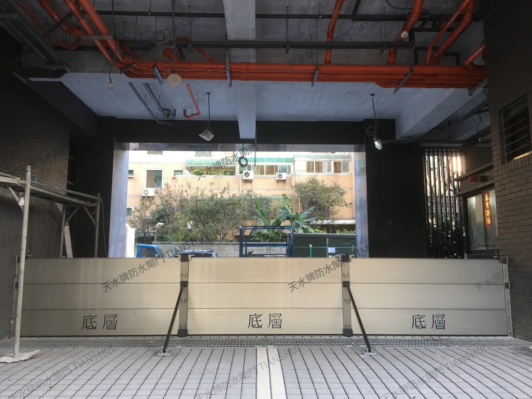 社區地下室車道防水閘門實際安裝案例