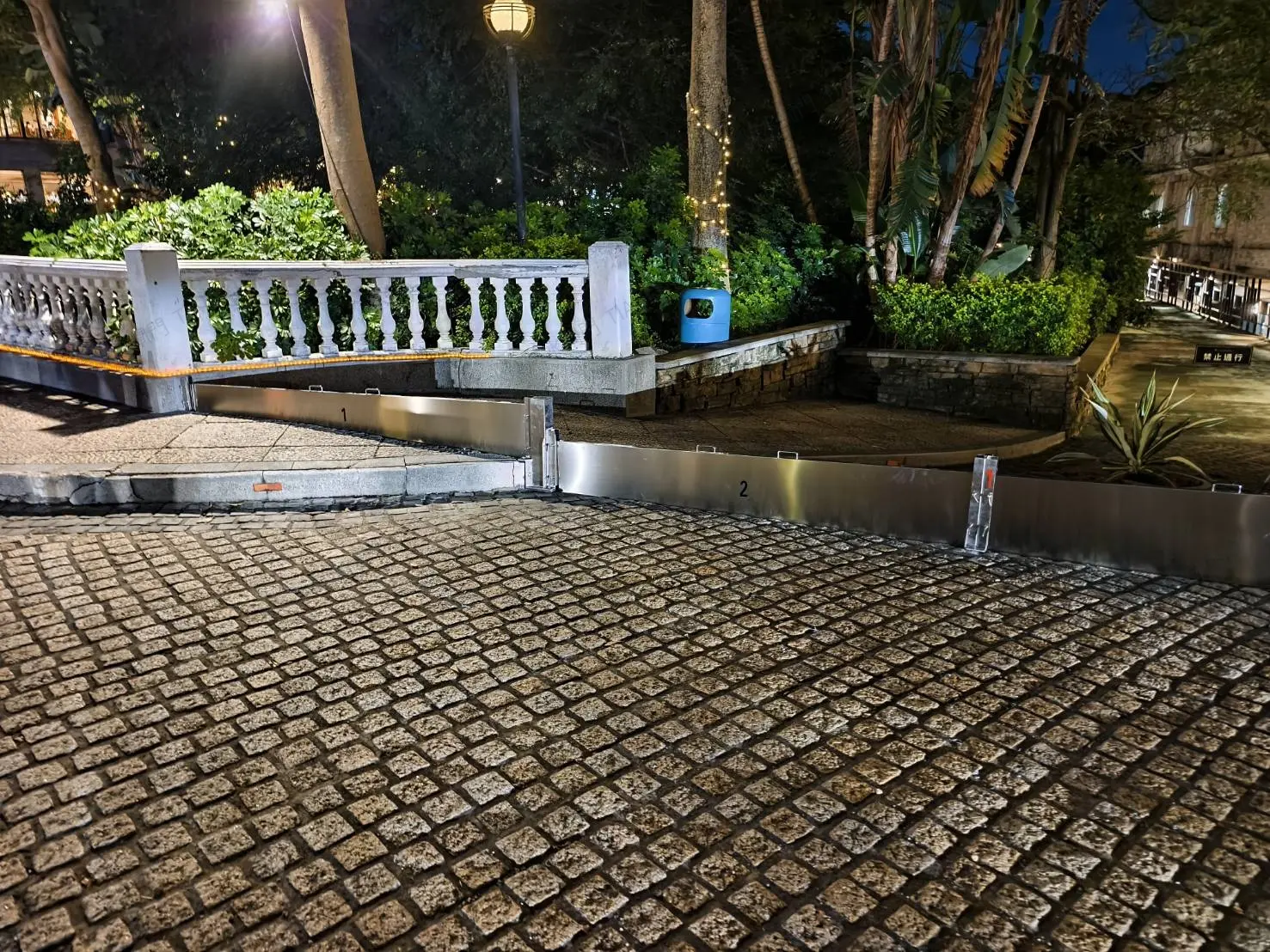 特殊客製防水閘門不同地坪高程配置